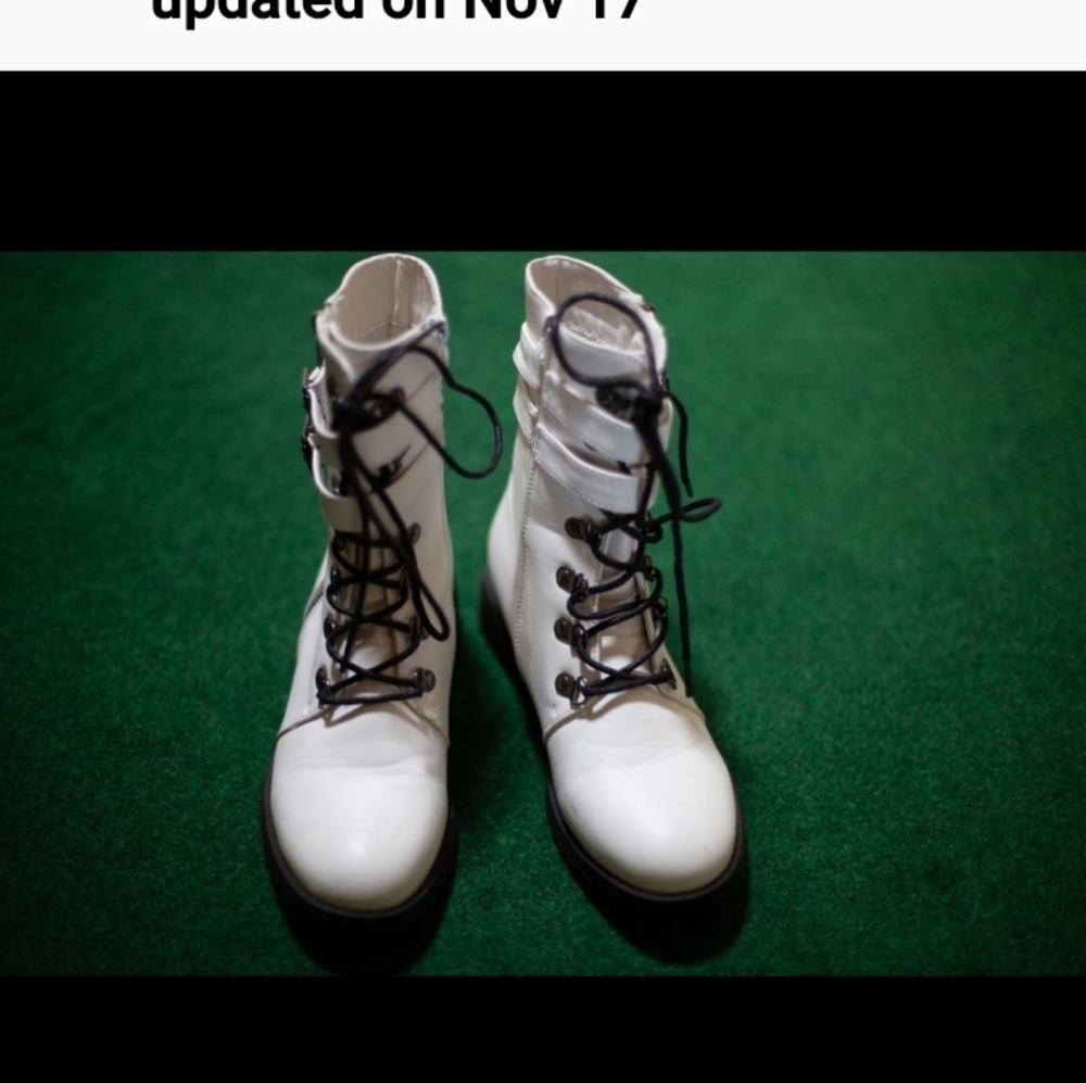 Combat style boots